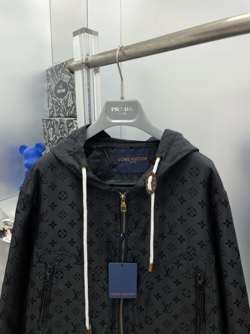 Louis Vuitton Outwear FreshLook 137539