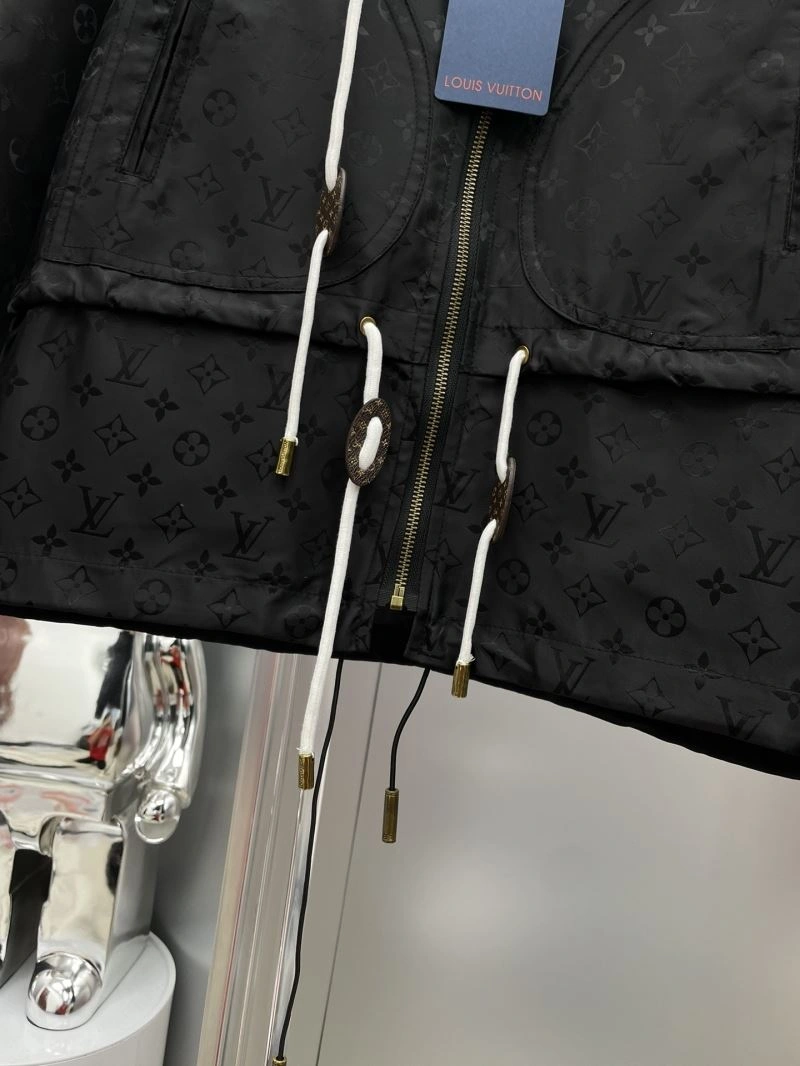 Louis Vuitton Outwear FreshLook 137539