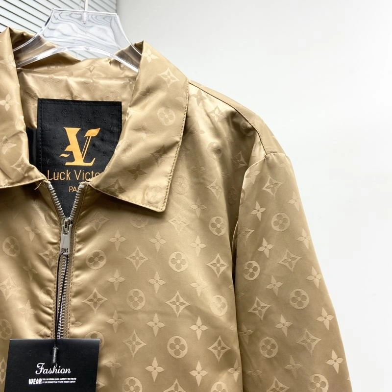 Louis Vuitton Outwear Durable 137538