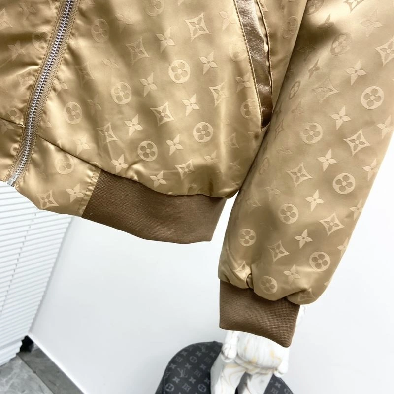 Louis Vuitton Outwear Durable 137538