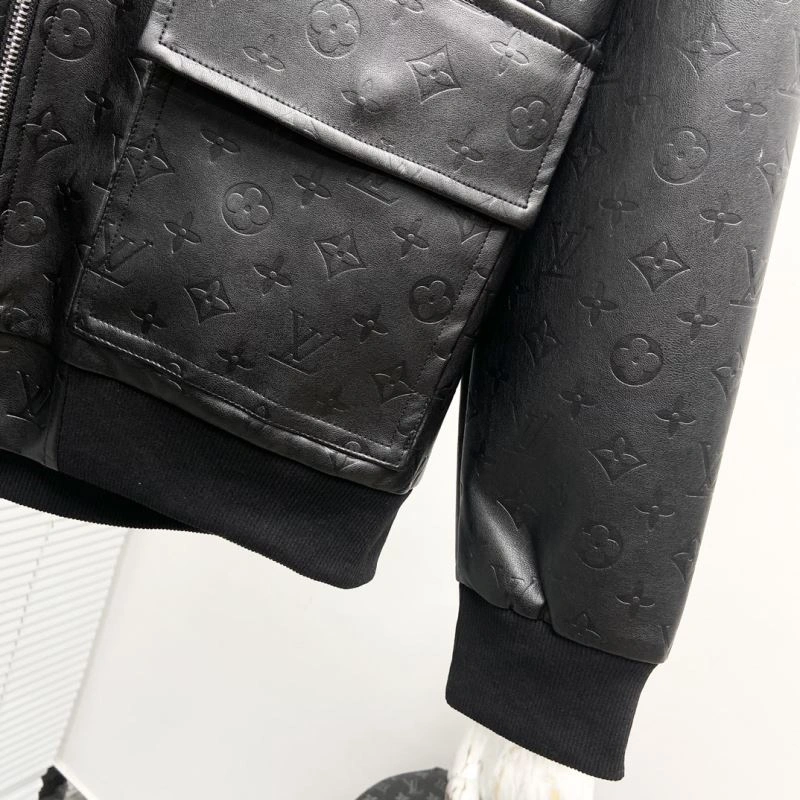 Louis Vuitton Outwear Bold 137537