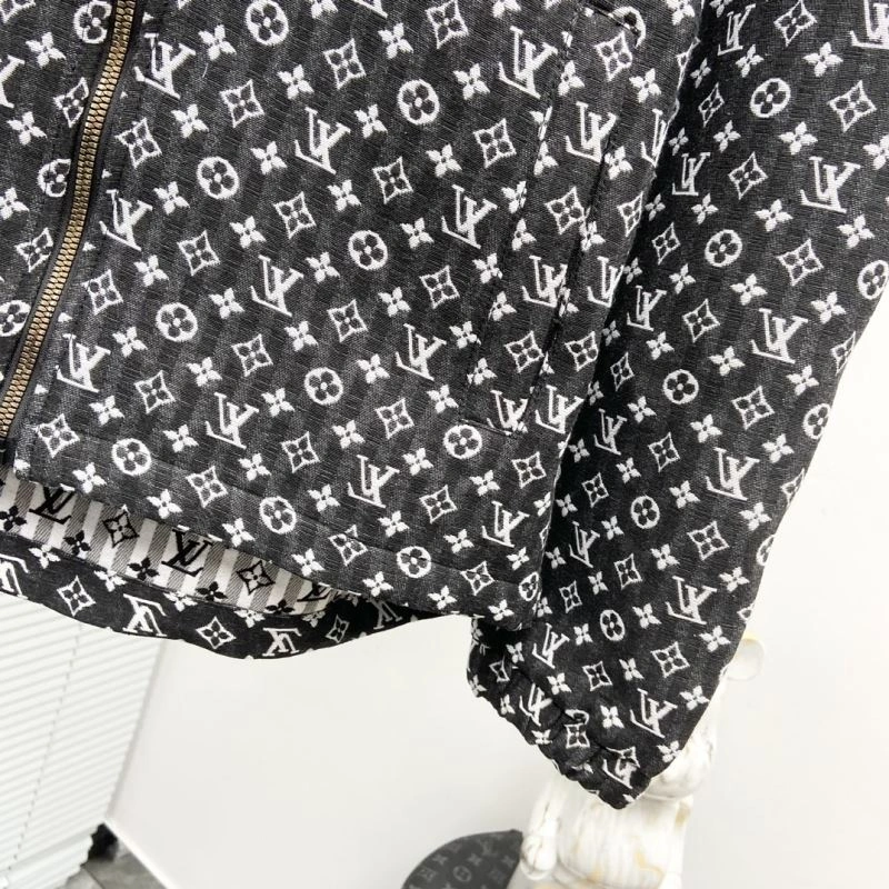 EasyCare Louis Vuitton Outwear 137536