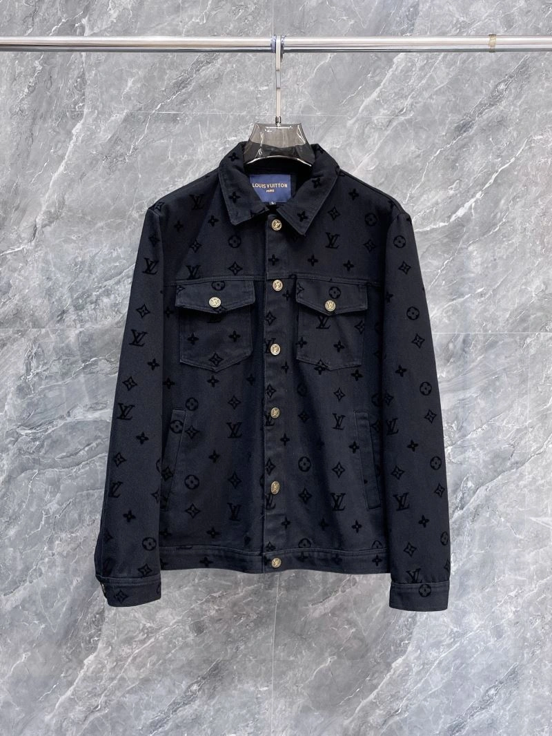 Soft Louis Vuitton Outwear 137546