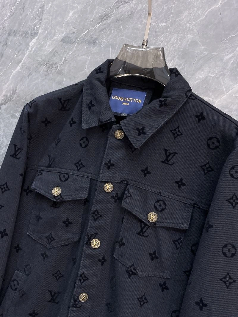 Soft Louis Vuitton Outwear 137546