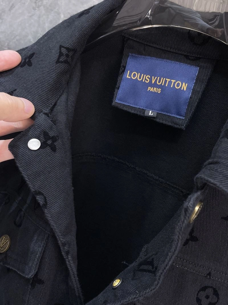 Soft Louis Vuitton Outwear 137546