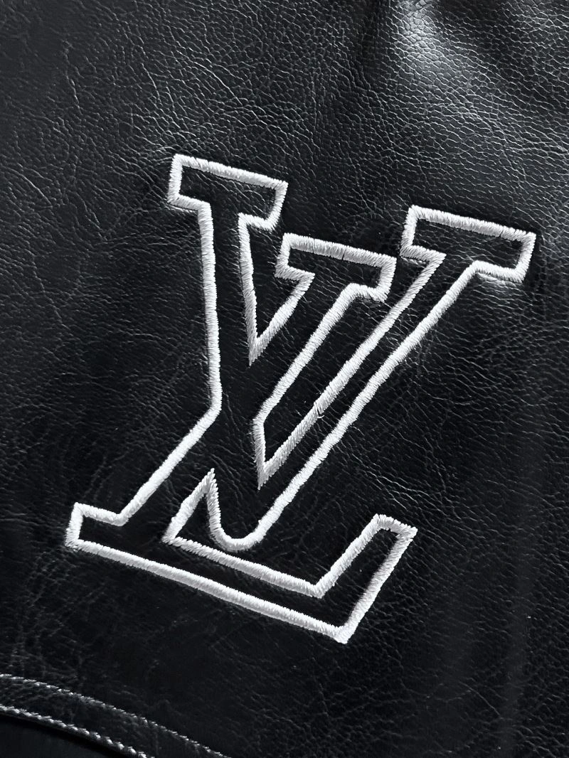 Sophisticated Louis Vuitton Outwear 137527