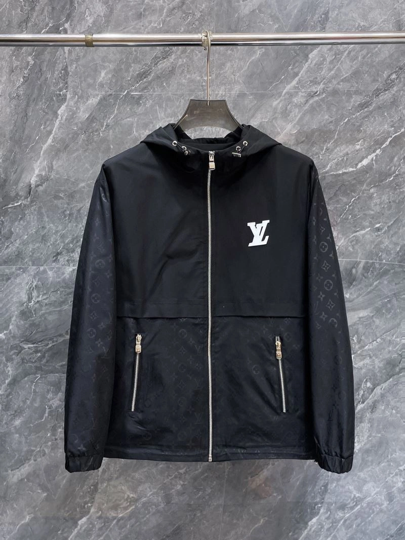 Lightweight Louis Vuitton Outwear 137525
