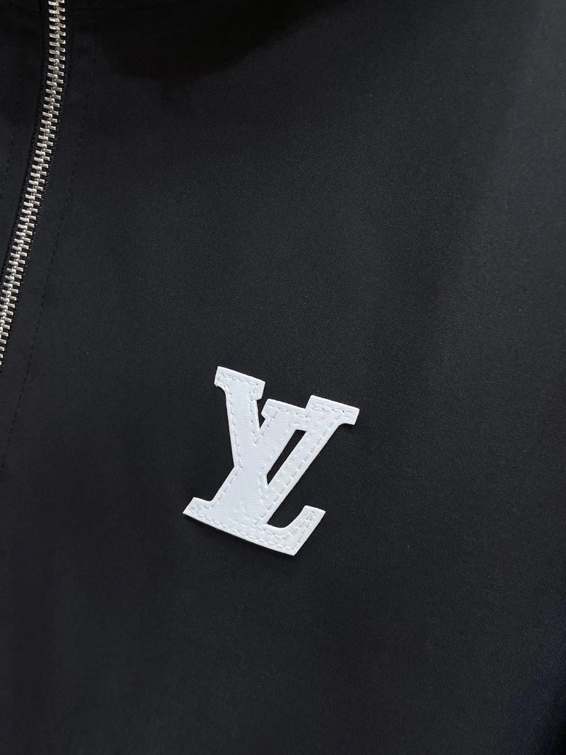 Lightweight Louis Vuitton Outwear 137525