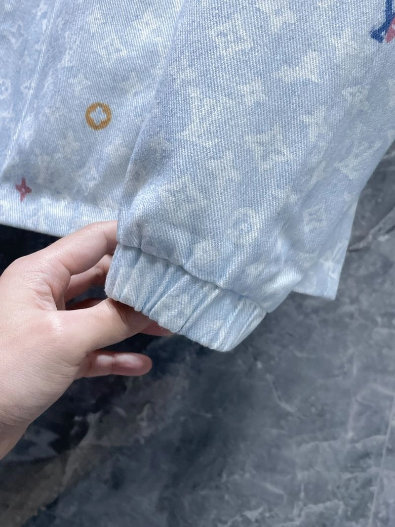 MoistureWicking Louis Vuitton Outwear 137523