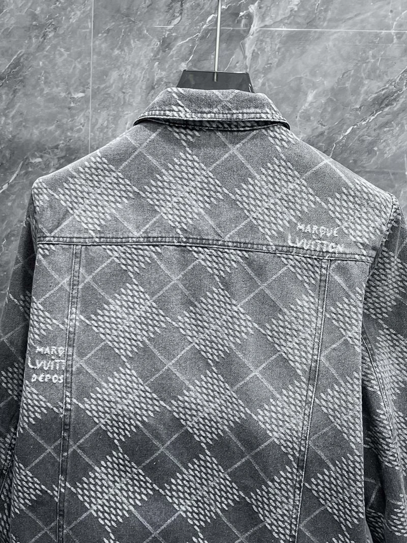 Stretchable Louis Vuitton Outwear 137562