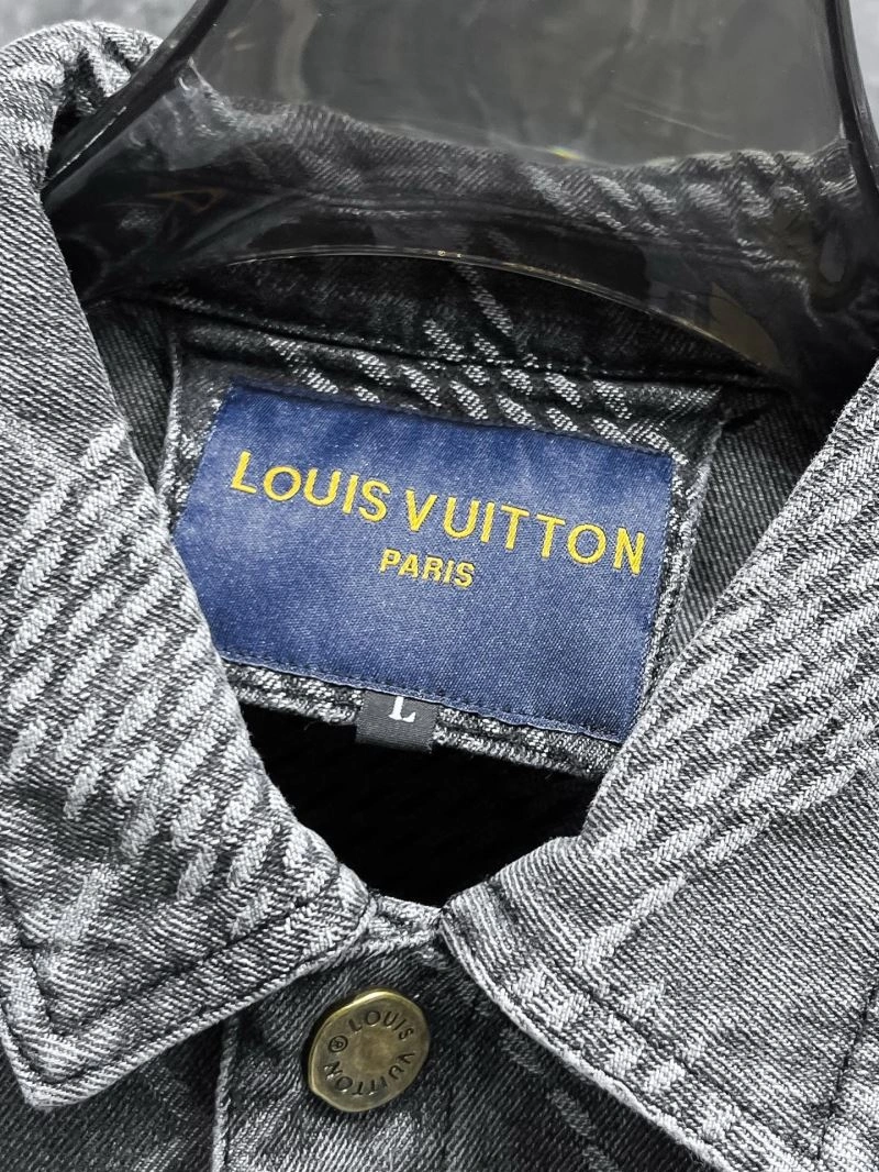 Stretchable Louis Vuitton Outwear 137562