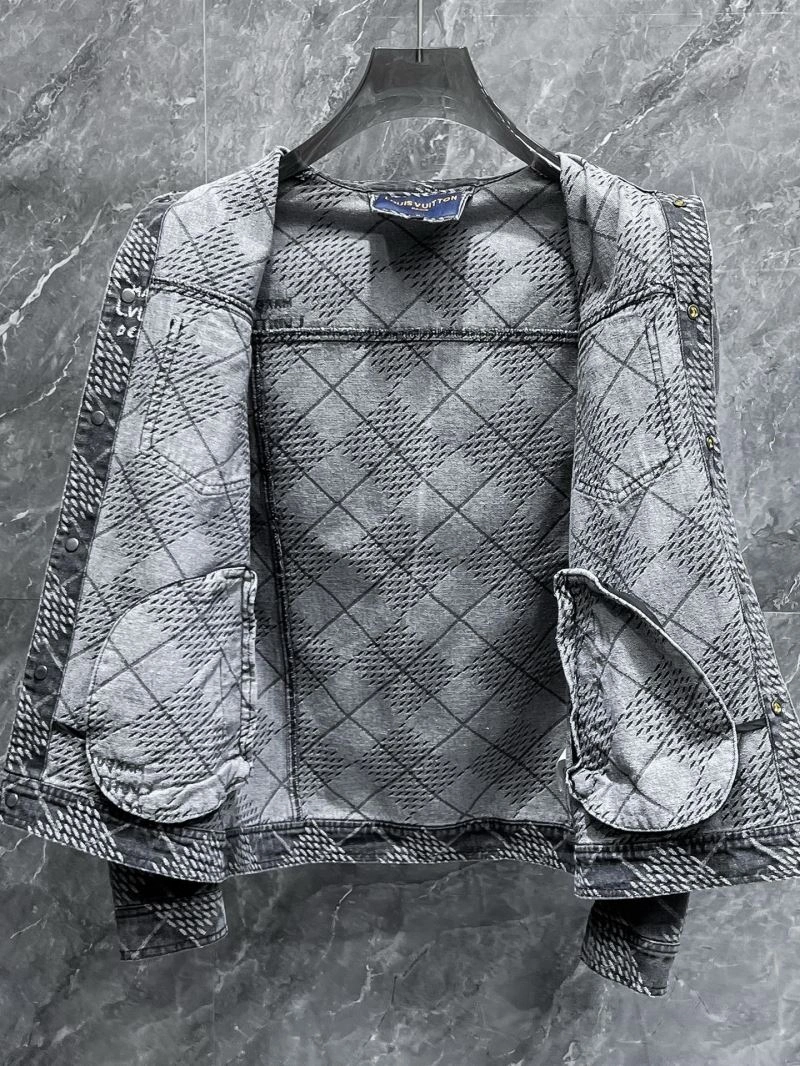 Stretchable Louis Vuitton Outwear 137562