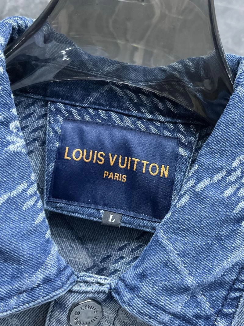 Refined Louis Vuitton Outwear 137522
