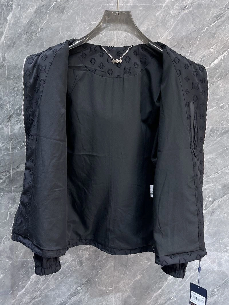 Stylish Louis Vuitton Outwear 137521