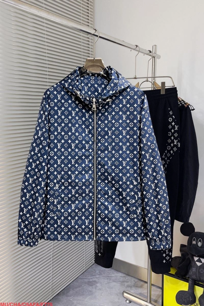 WaterResistant Louis Vuitton Outwear 136931