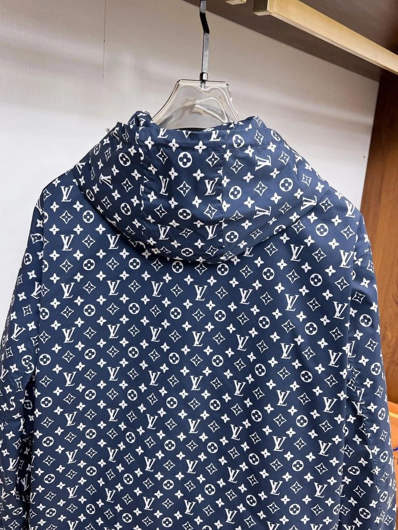 WaterResistant Louis Vuitton Outwear 136931
