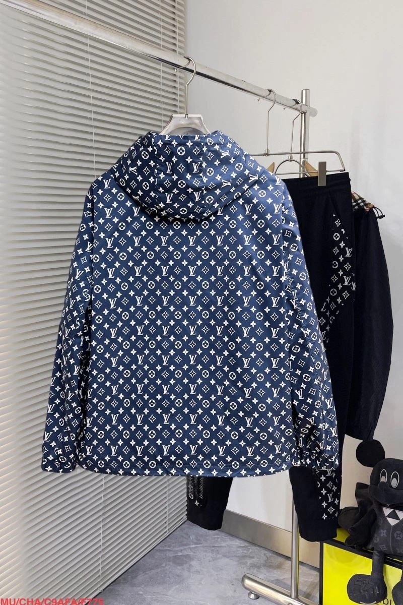 WaterResistant Louis Vuitton Outwear 136931