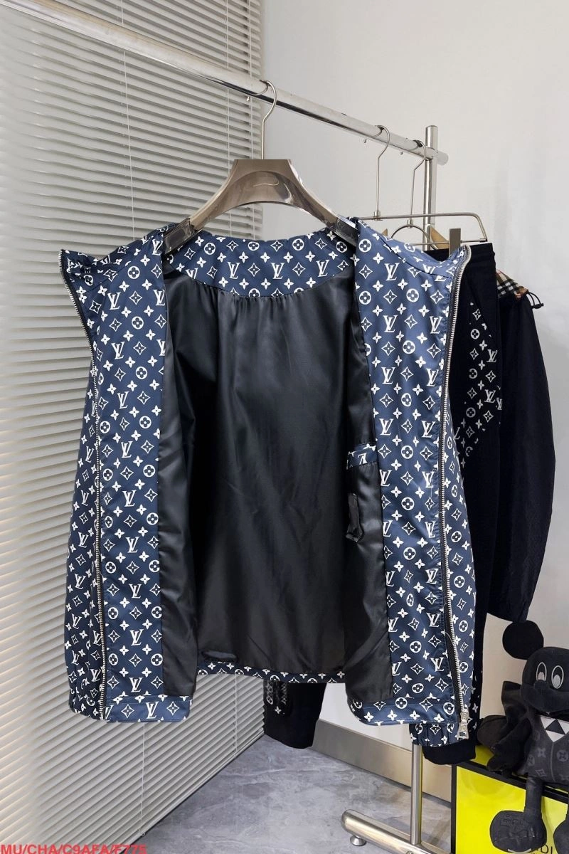 WaterResistant Louis Vuitton Outwear 136931