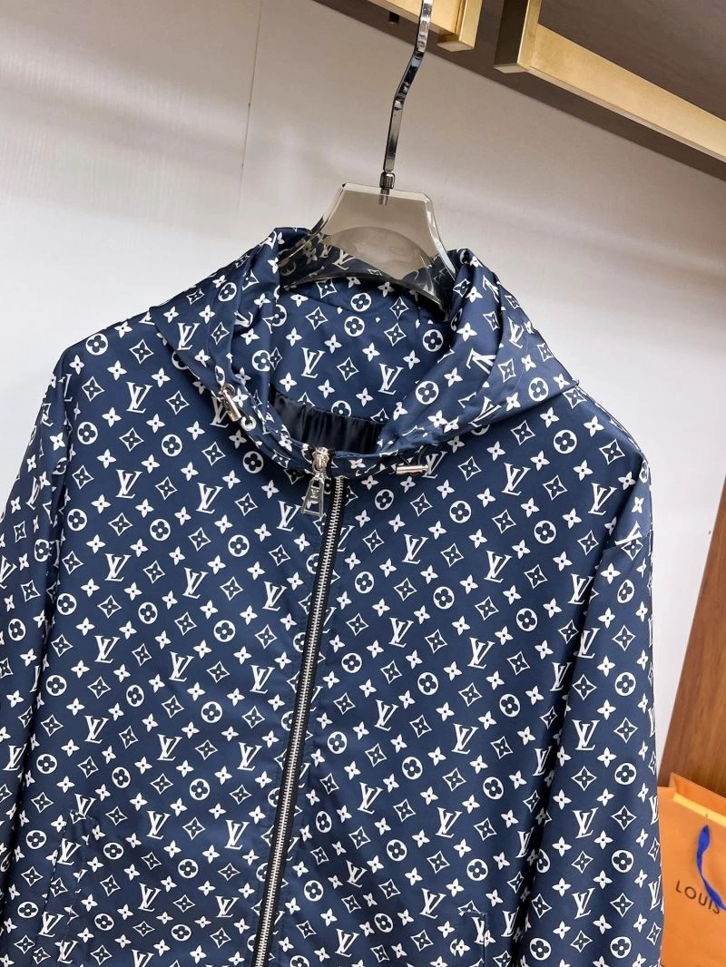 WaterResistant Louis Vuitton Outwear 136931
