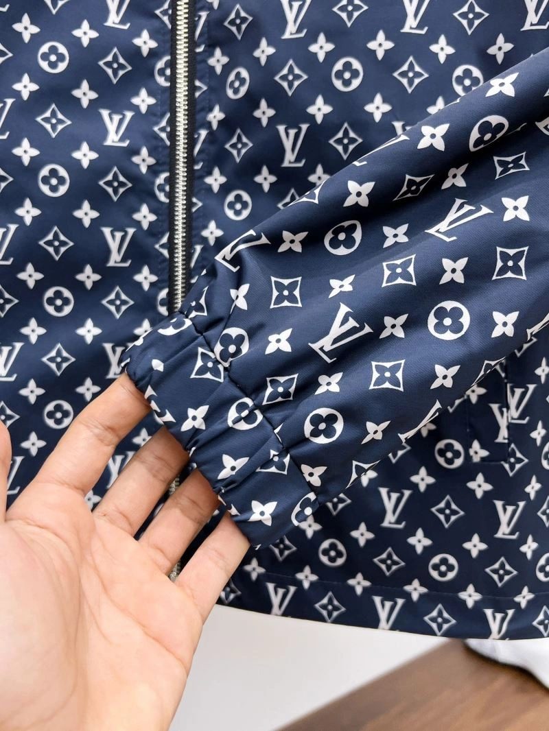 WaterResistant Louis Vuitton Outwear 136931
