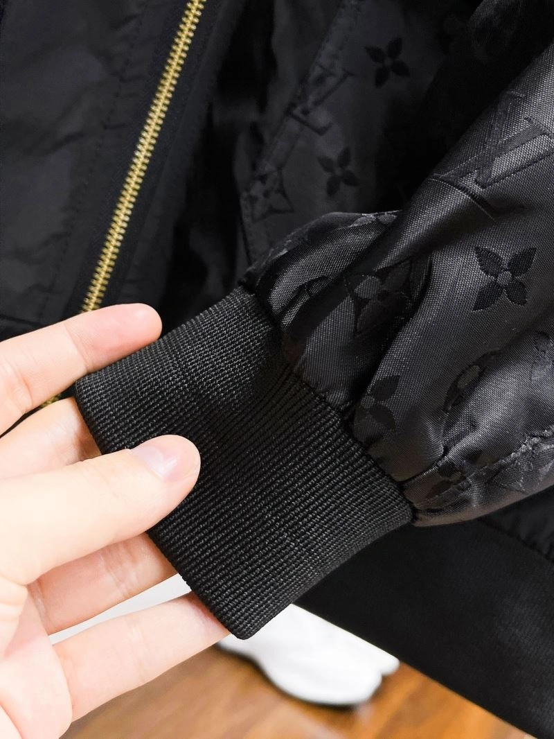 Lightweight Louis Vuitton Outwear 136891