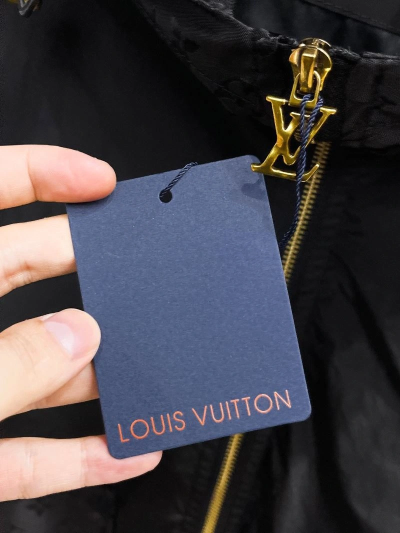 Lightweight Louis Vuitton Outwear 136891