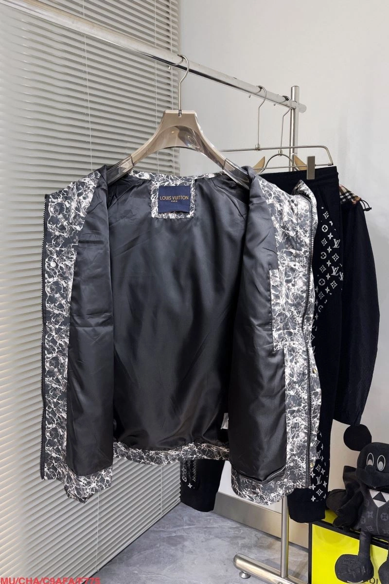 Louis Vuitton Outwear FashionForward 136893