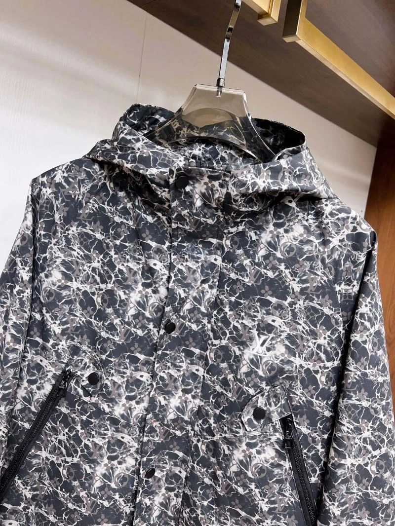 Louis Vuitton Outwear FashionForward 136893