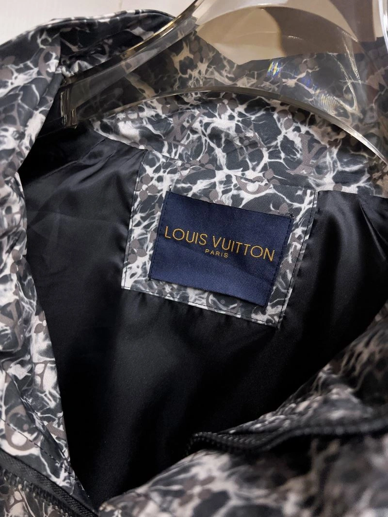 Louis Vuitton Outwear FashionForward 136893