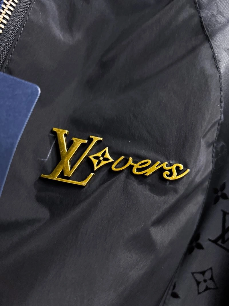 Flexible Louis Vuitton Outwear 136888