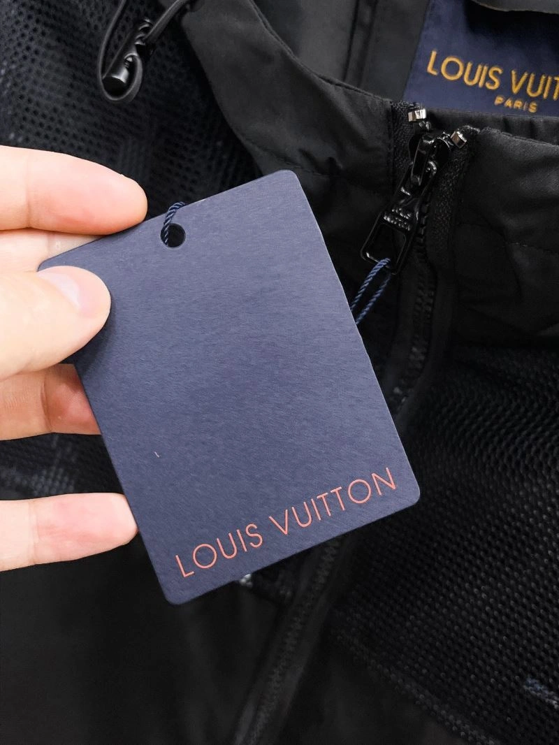 Louis Vuitton Outwear Resilient 136887