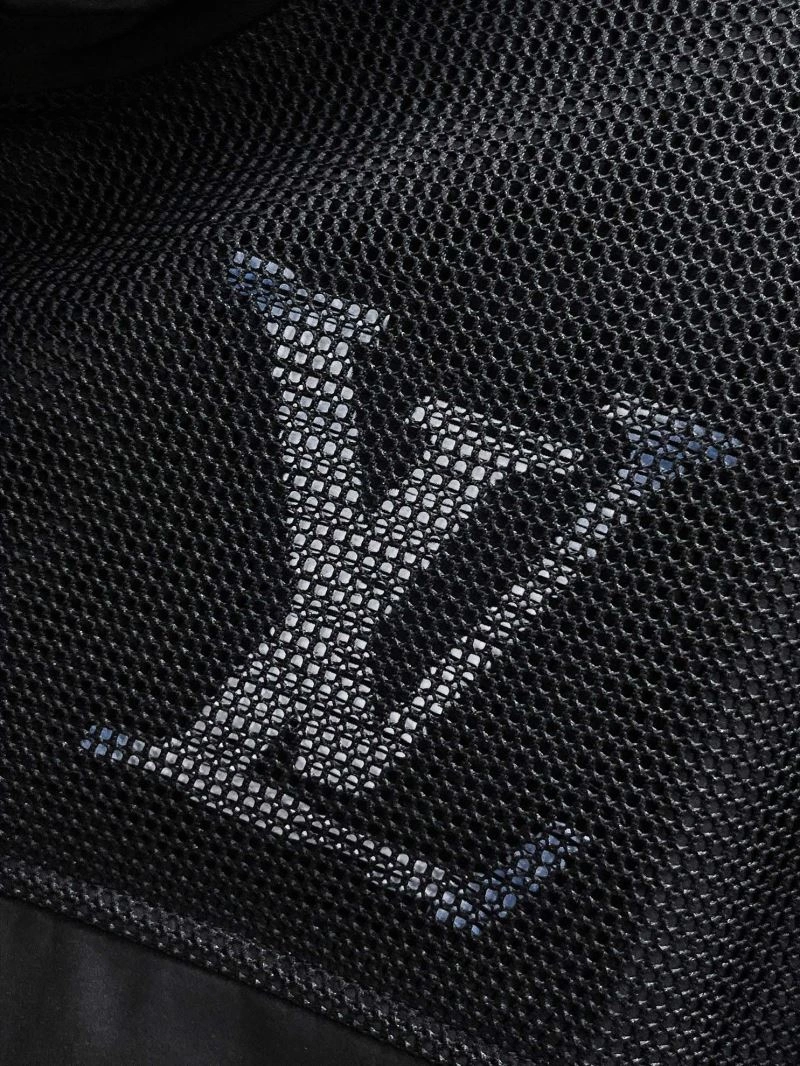 Louis Vuitton Outwear Resilient 136887