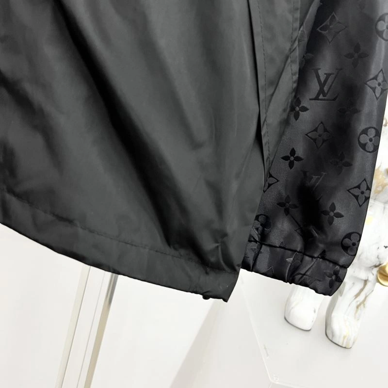 Unique Louis Vuitton Outwear 136870
