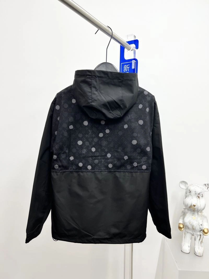 Neat Louis Vuitton Outwear 136869