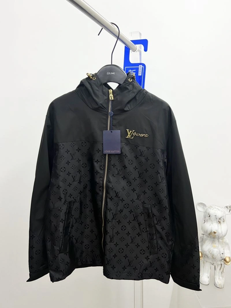 Durable Louis Vuitton Outwear 136866