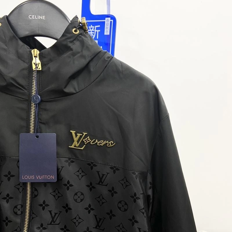 Durable Louis Vuitton Outwear 136866
