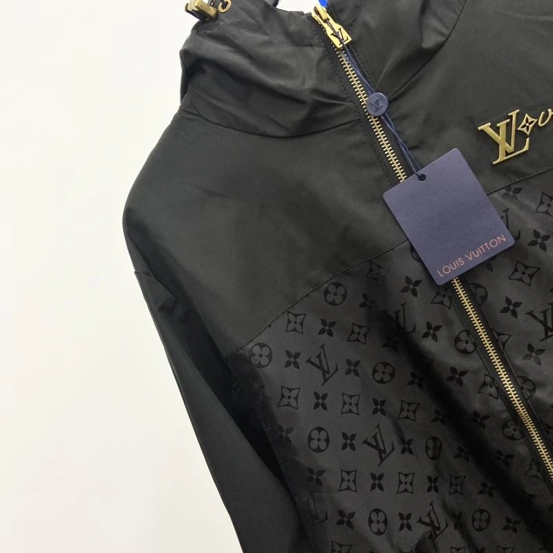 Durable Louis Vuitton Outwear 136866