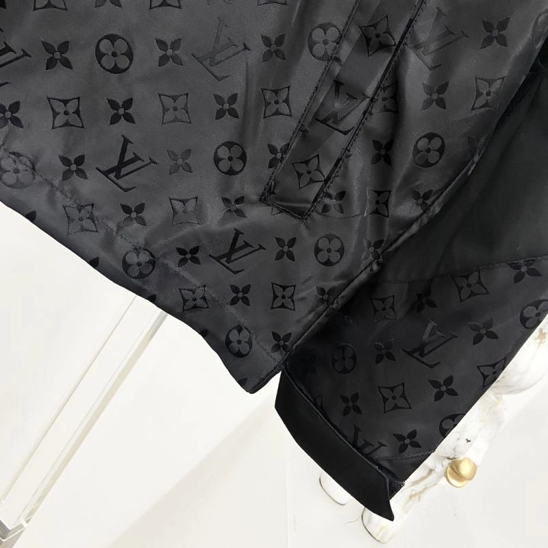Durable Louis Vuitton Outwear 136866