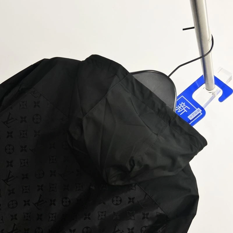 Durable Louis Vuitton Outwear 136866