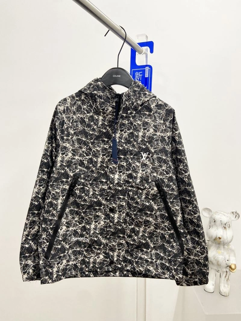 Soft Louis Vuitton Outwear 136872