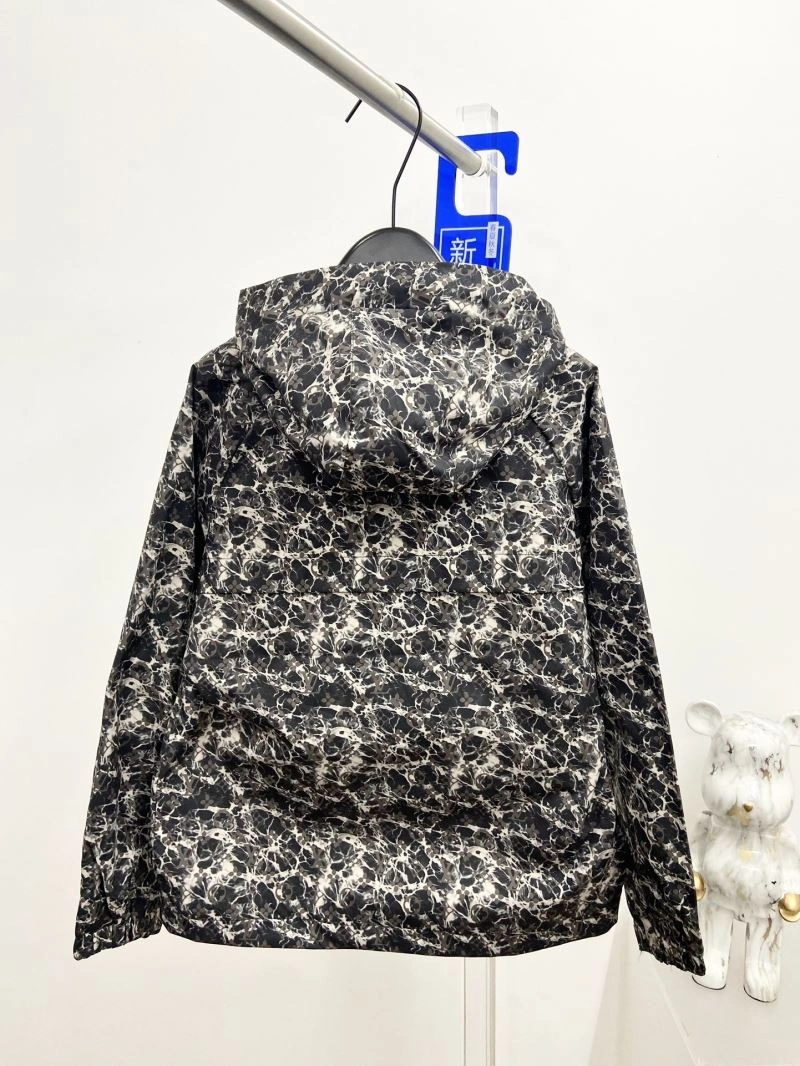 Soft Louis Vuitton Outwear 136872