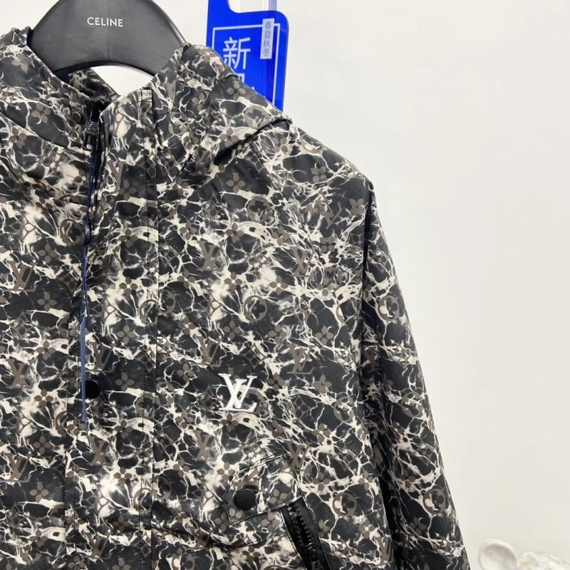Soft Louis Vuitton Outwear 136872
