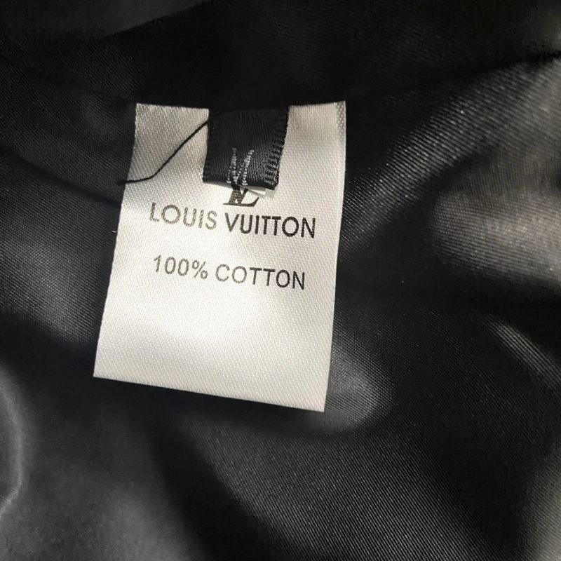 Soft Louis Vuitton Outwear 136872