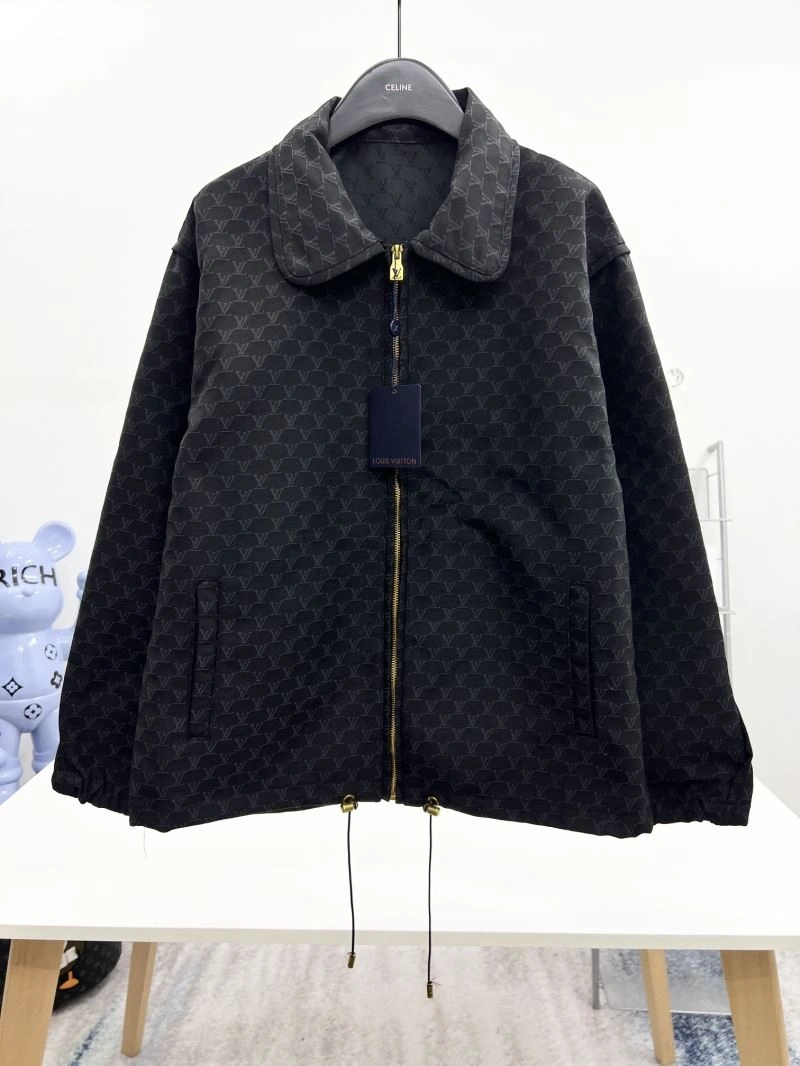 WaterResistant Louis Vuitton Outwear 136876
