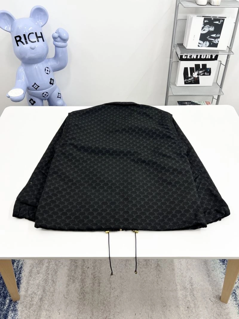 WaterResistant Louis Vuitton Outwear 136876