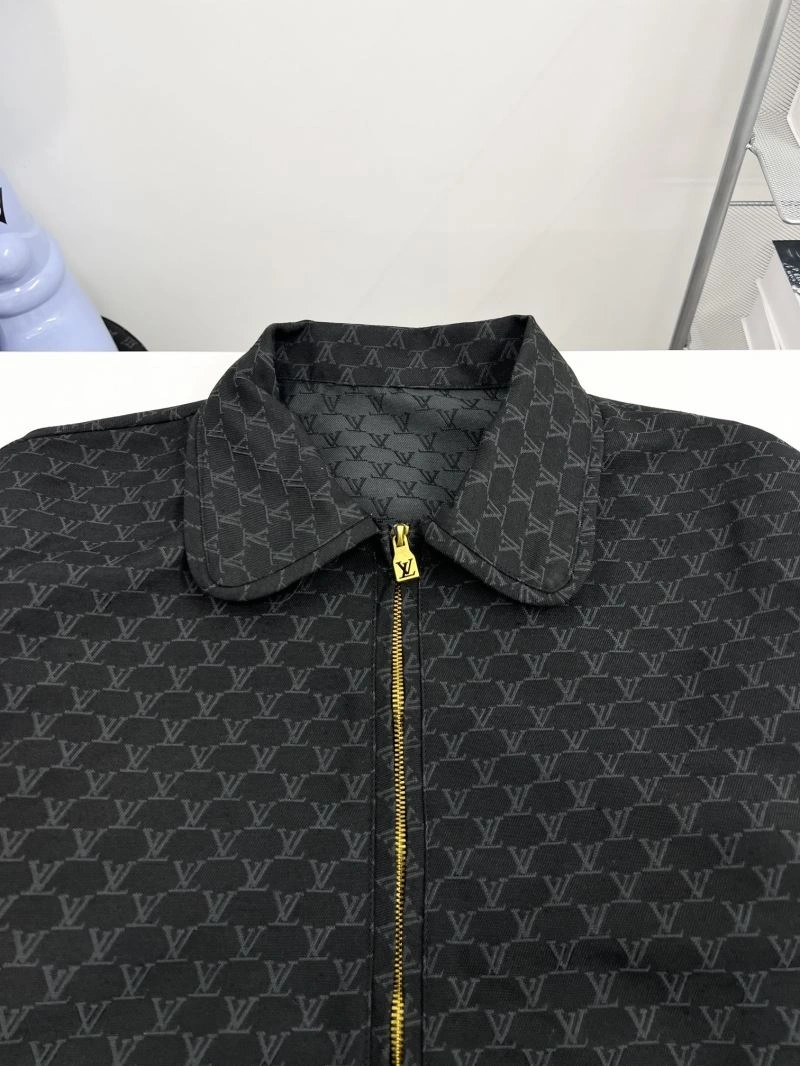 WaterResistant Louis Vuitton Outwear 136876