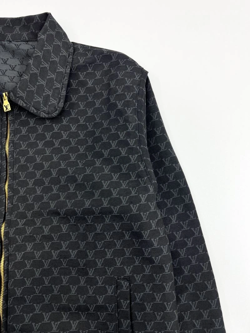WaterResistant Louis Vuitton Outwear 136876