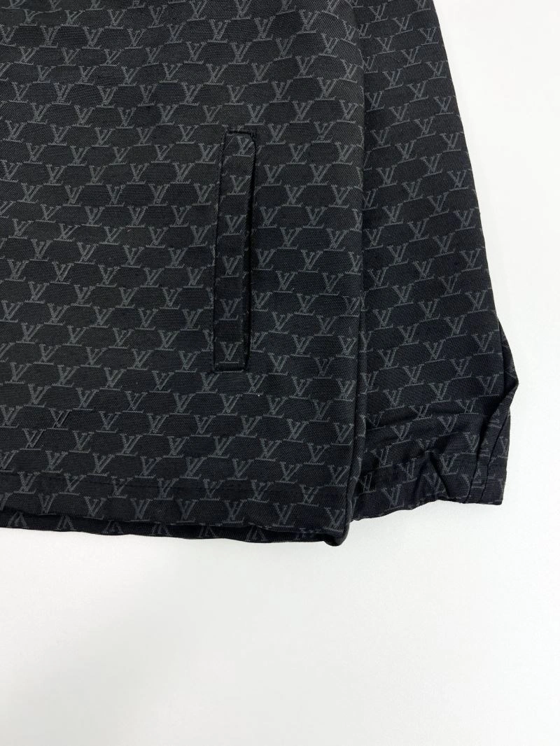 WaterResistant Louis Vuitton Outwear 136876