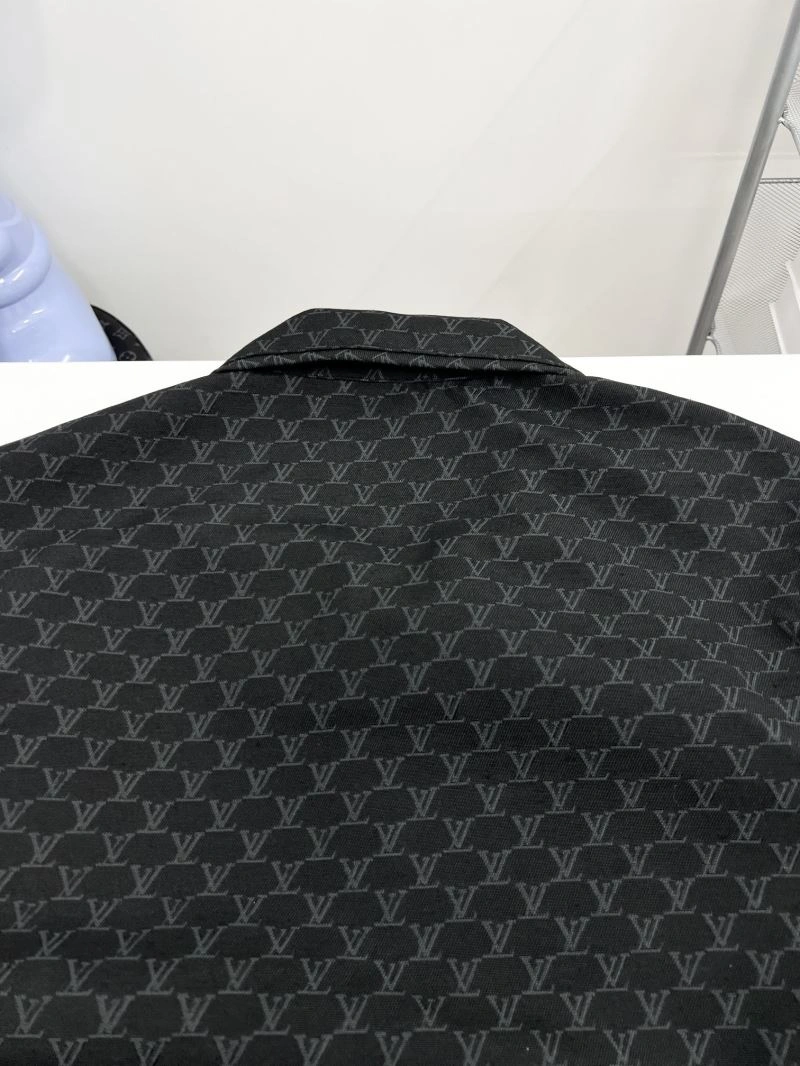 WaterResistant Louis Vuitton Outwear 136876