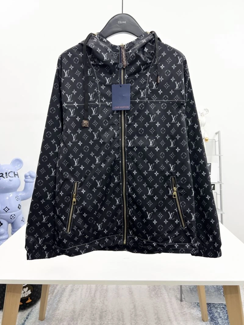 Stylish Louis Vuitton Outwear 136874
